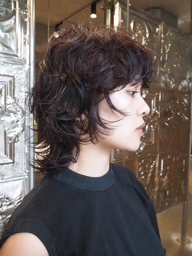 别再烫大卷了！今年爆火的凌乱短卷发复古又显脸小谁剪谁好看
